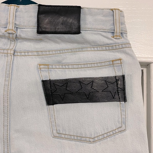 EUC Men’s Size 29 Givenchy Slim-Fit Jeans With Signature Black Stars Light Blue - Picture 4 of 9